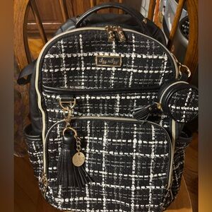 EUC Itzy Ritzy Kelly Boss Plus Diaper Backpack with matching charm pod